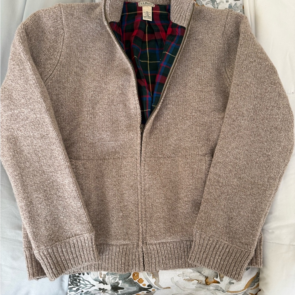 NEW WITHOUT TAGS LL BEAN Men’s Cardigan Beige Sweater